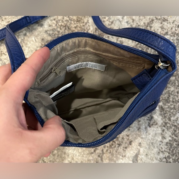 NEW Kenneth Cole Crossbody Bag - Picture 4 of 4